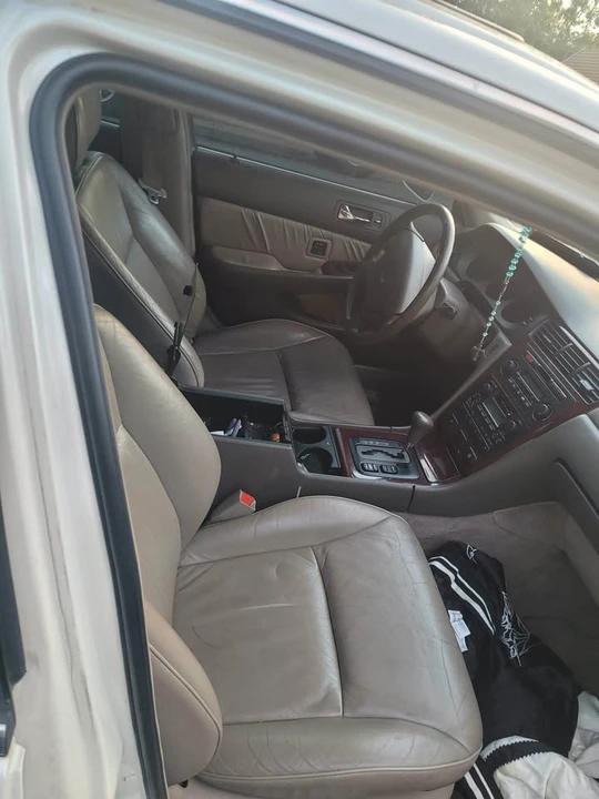 2000 Acura RL 1st Gen - Image 9 of 10