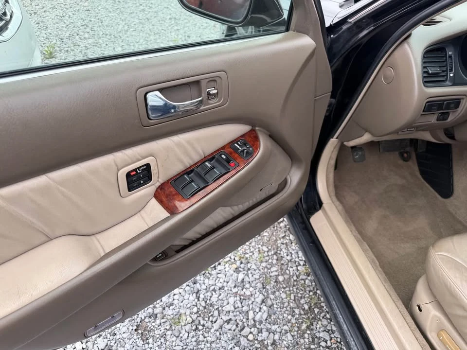 2000 Acura RL 1st Gen - Image 7 of 16