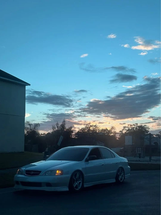 2000 Acura TL 2nd Gen - Image 2 of 7