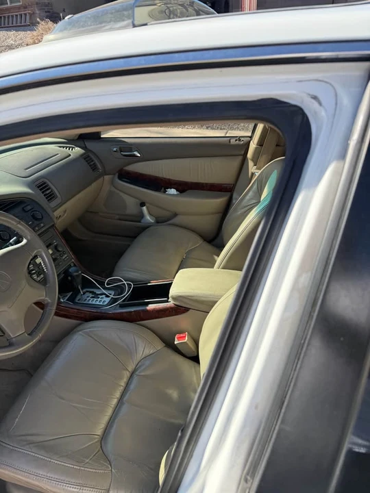 2000 Acura TL 2nd Gen - Image 6 of 8