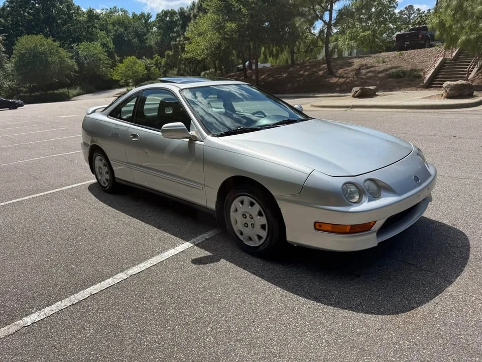 2000 Acura Integra 3rd Gen - Image 2 of 11