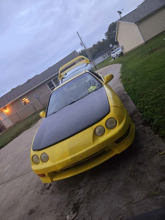 2000 Acura Integra 3rd Gen - Image 2 of 8