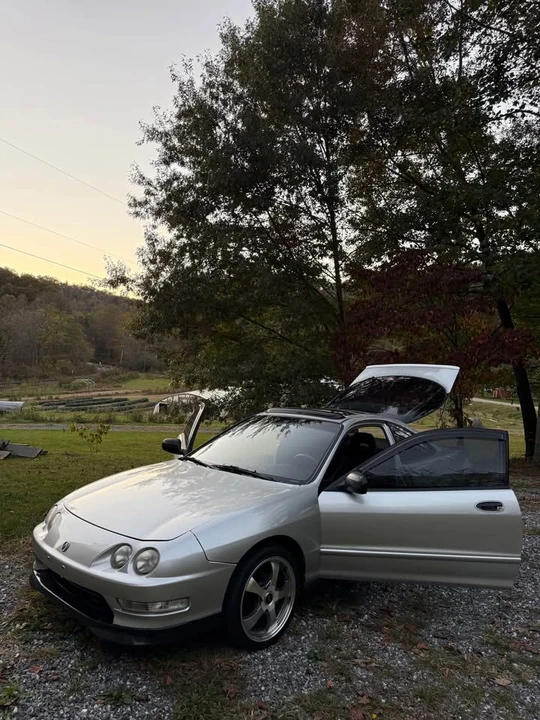 2000 Acura Integra 3rd Gen - Image 2 of 12