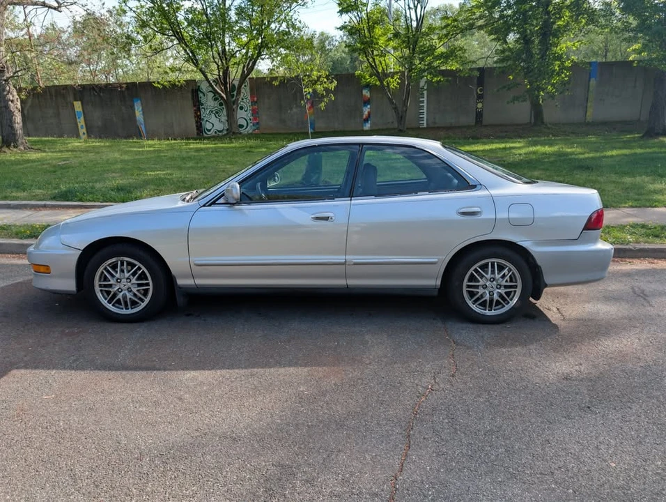 2000 Acura Integra 3rd Gen - Image 2 of 13