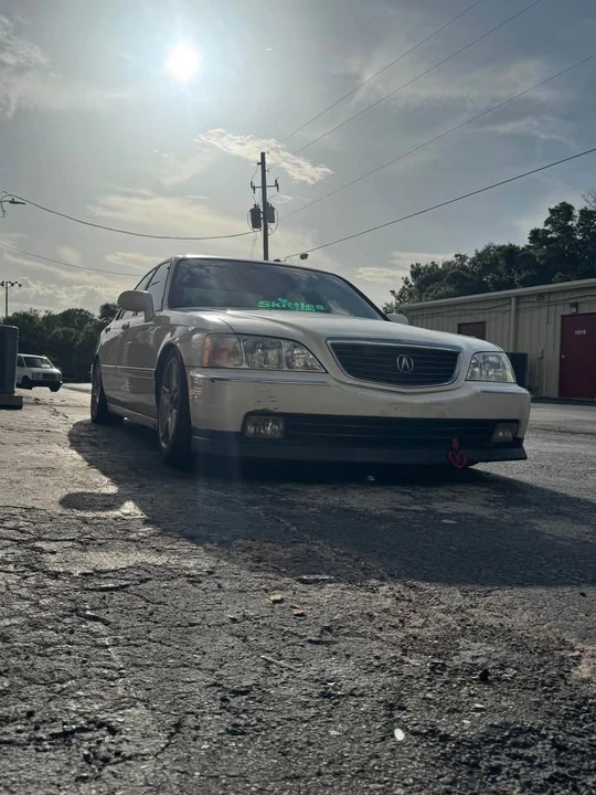 2000 Acura RL 1st Gen - Image 2 of 5