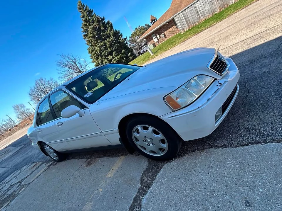2000 Acura RL 1st Gen - Image 5 of 15