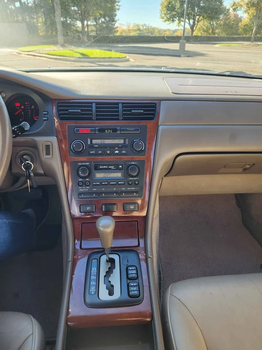 2000 Acura RL 1st Gen - Image 17 of 19
