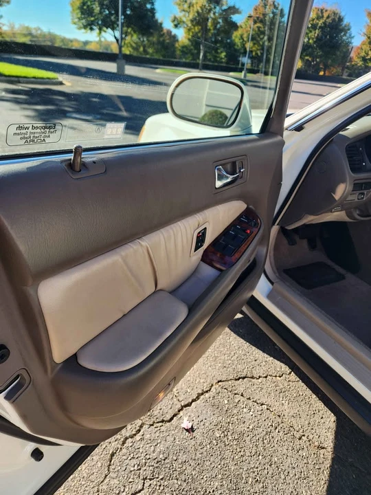 2000 Acura RL 1st Gen - Image 13 of 19