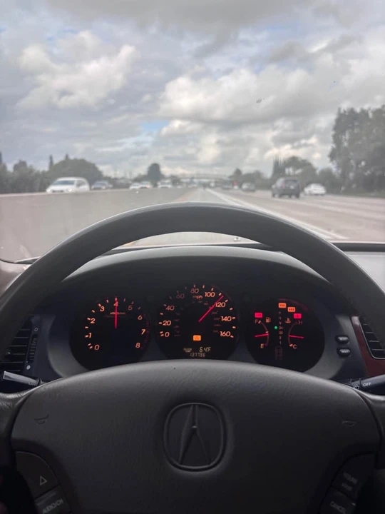 2000 Acura RL 1st Gen - Image 5 of 10