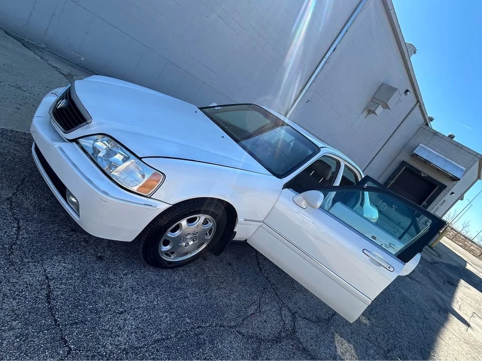 2000 Acura RL 1st Gen - Image 2 of 20
