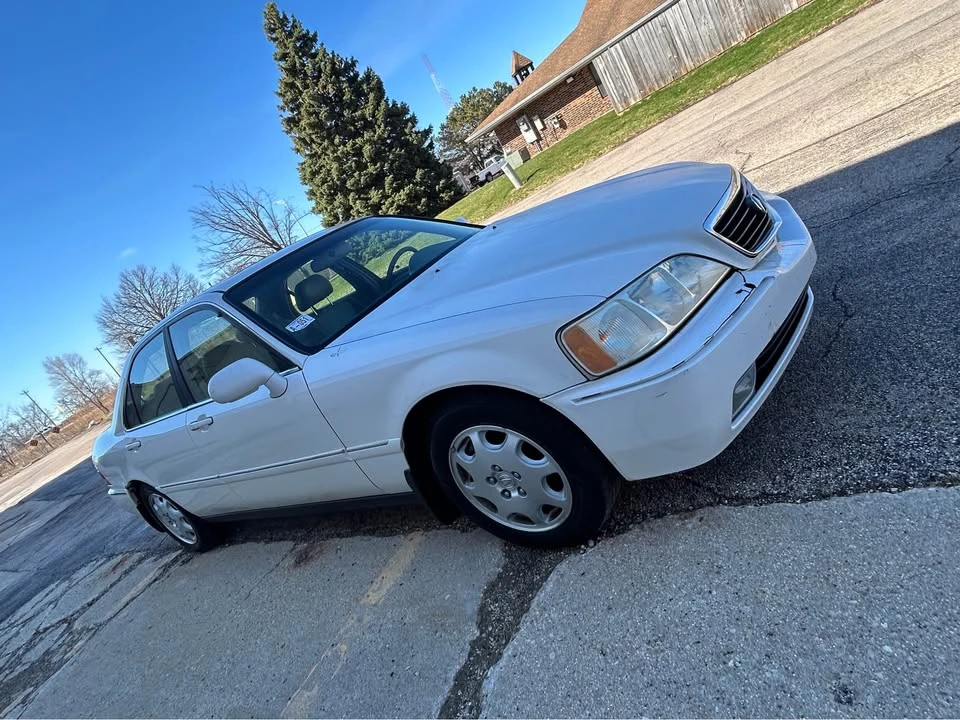 2000 Acura RL 1st Gen - Image 10 of 20