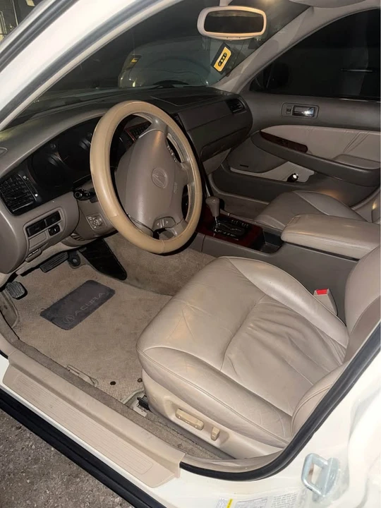 2000 Acura RL 1st Gen - Image 5 of 17
