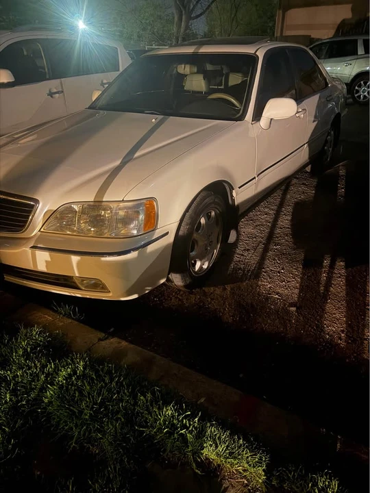 2000 Acura RL 1st Gen - Image 16 of 17