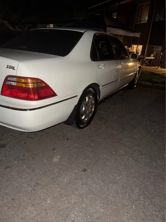 2000 Acura RL 1st Gen - Image 3 of 17