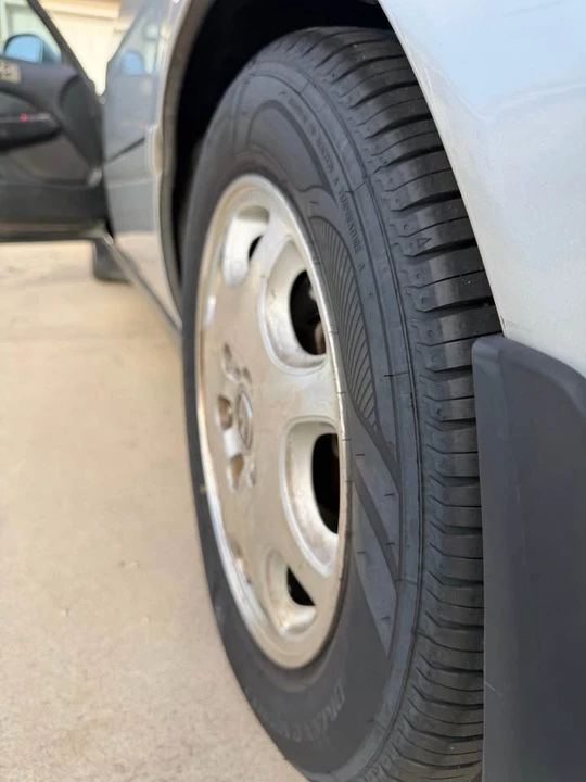 2000 Acura RL 1st Gen - Image 5 of 6