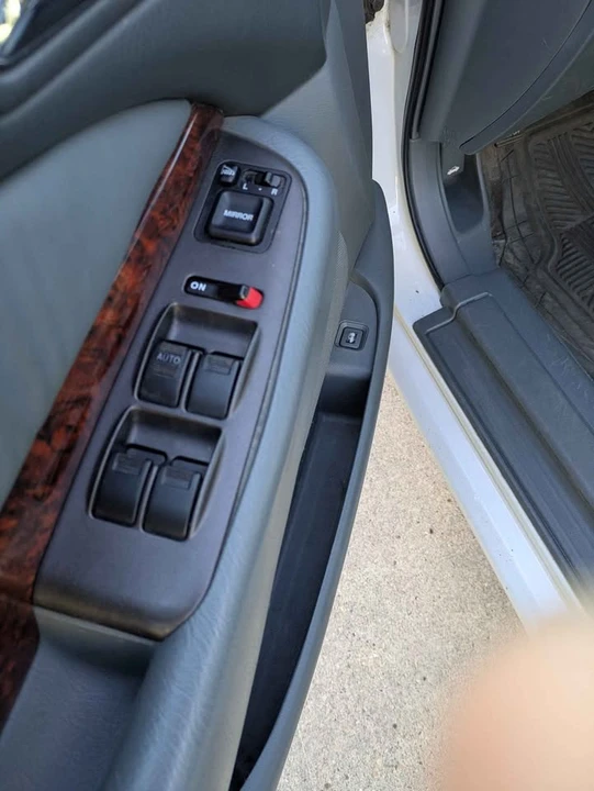 2000 Acura TL 2nd Gen - Image 10 of 20