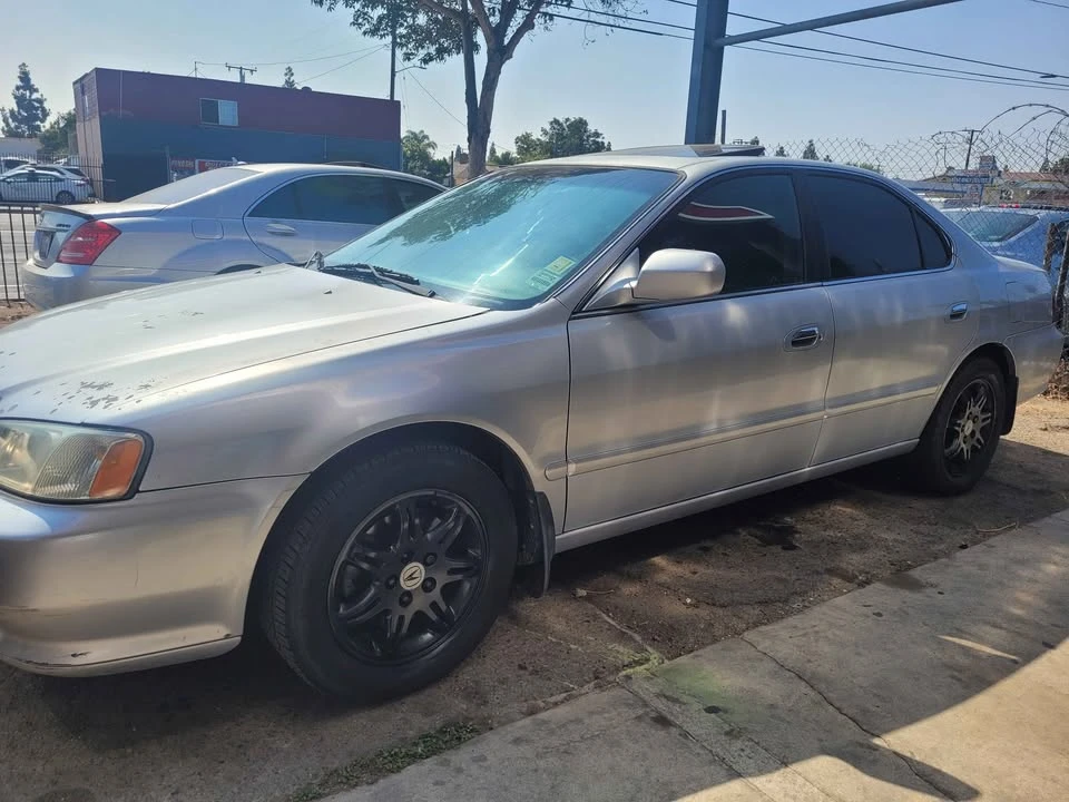 2000 Acura TL 2nd Gen - Image 2 of 15
