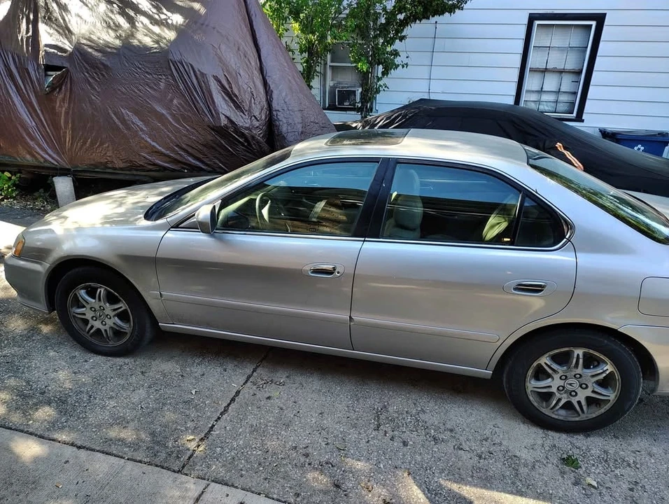 2000 Acura TL 2nd Gen - Image 2 of 3