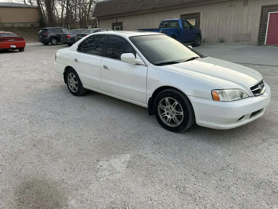 2000 Acura TL 2nd Gen - Image 2 of 8