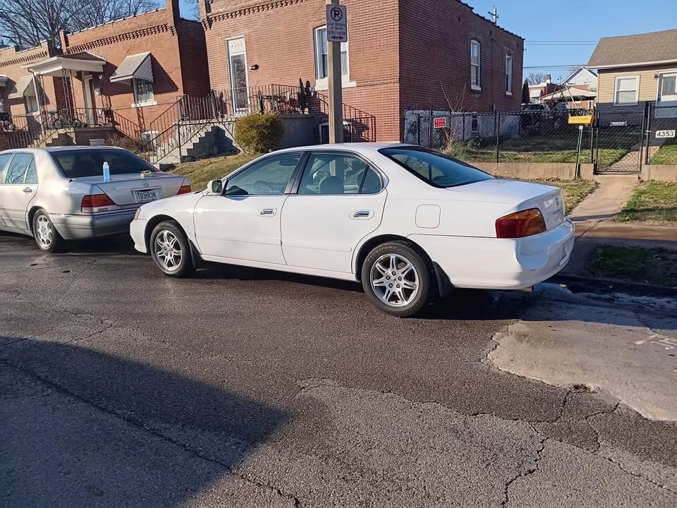 2000 Acura TL 2nd Gen - Image 2 of 4