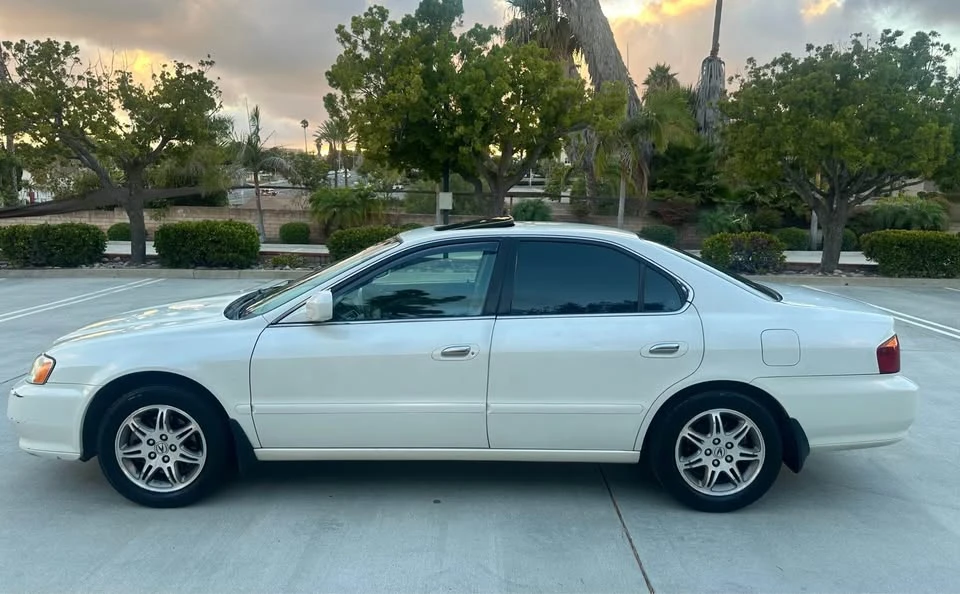 2000 Acura TL 2nd Gen - Image 2 of 6