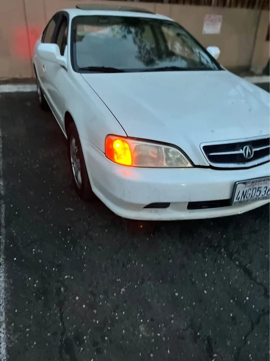 2000 Acura TL 2nd Gen - Image 2 of 8