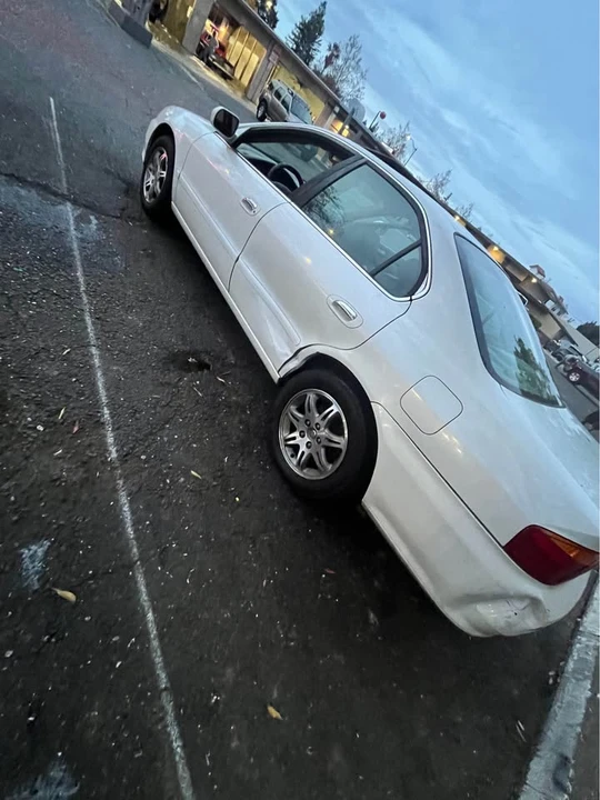 2000 Acura TL 2nd Gen - Image 3 of 8