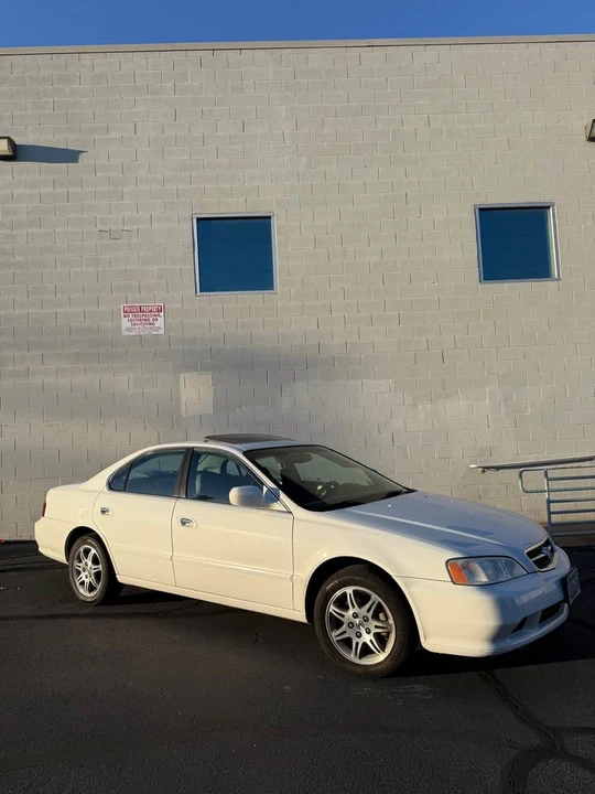 2000 Acura TL 2nd Gen - Image 2 of 8