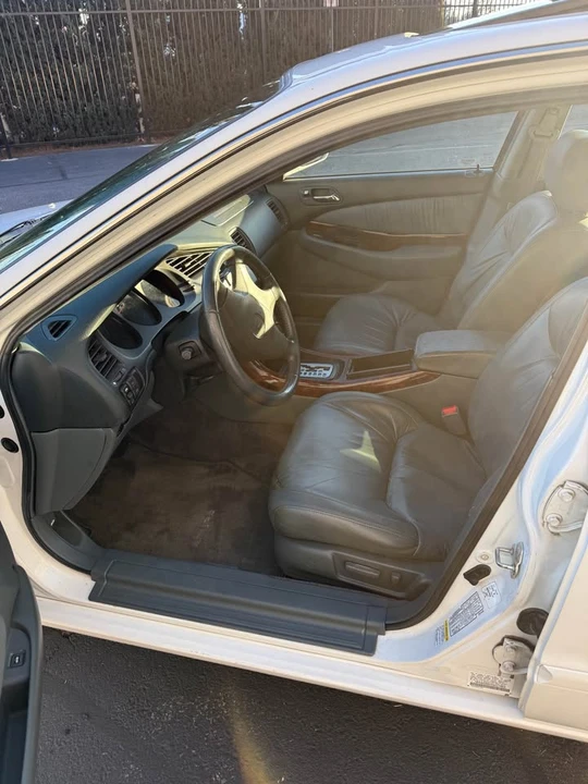 2000 Acura TL 2nd Gen - Image 4 of 8