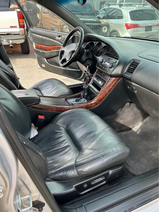 2000 Acura TLX - Image 10 of 12