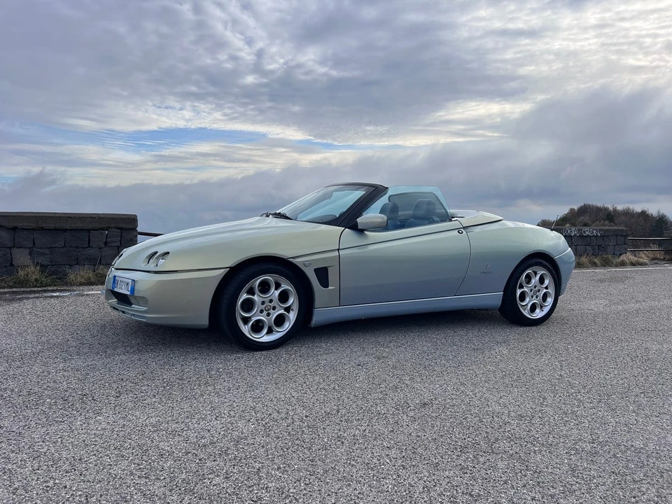 2000 Alfa Romeo 916 GTV & Spider - Image 8 of 30