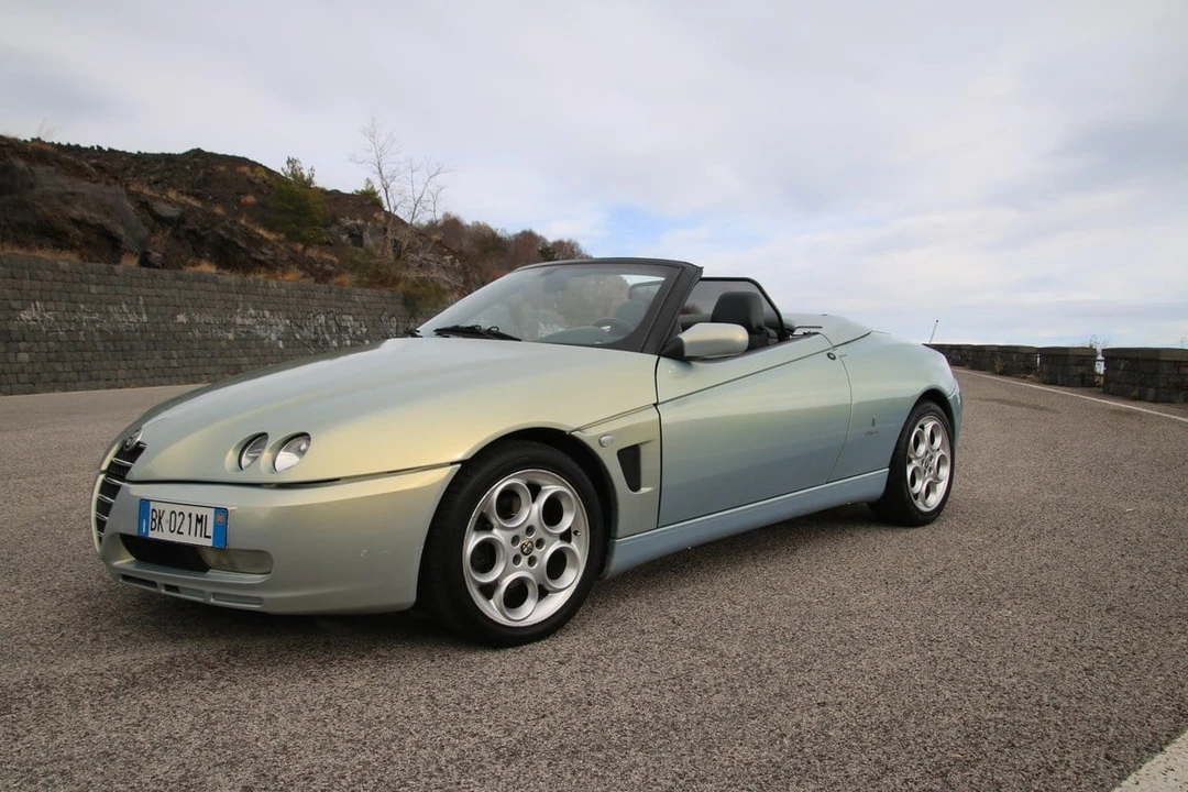 2000 Alfa Romeo 916 GTV & Spider - Image 5 of 30