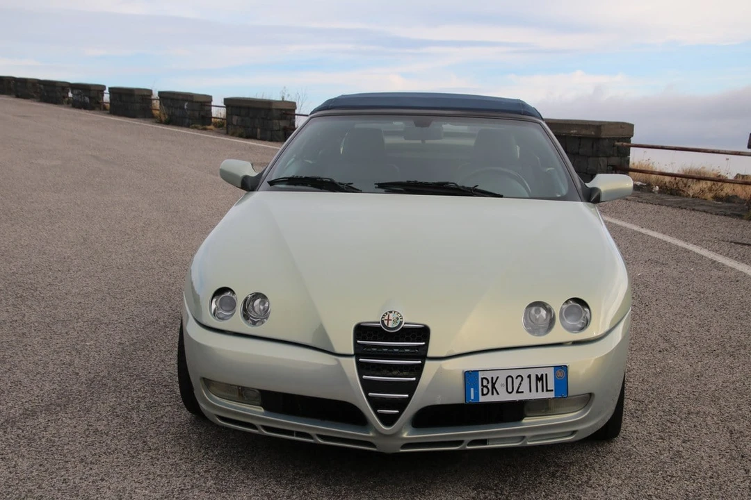 2000 Alfa Romeo 916 GTV & Spider - Image 23 of 30