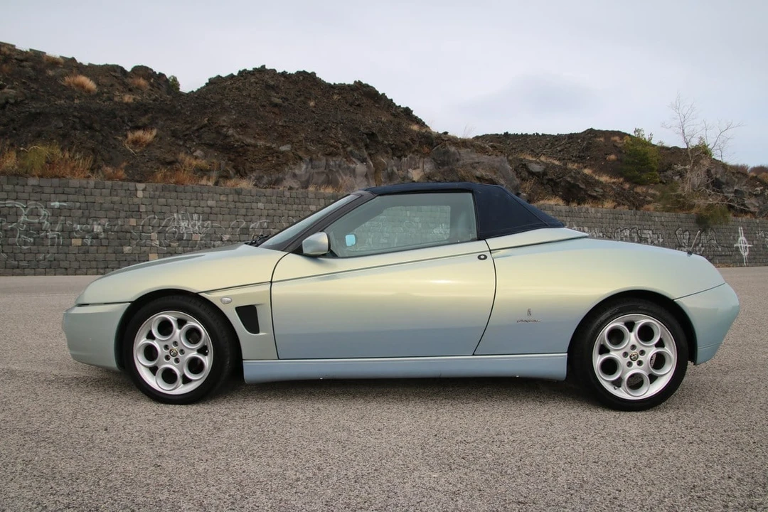 2000 Alfa Romeo 916 GTV & Spider - Image 30 of 30