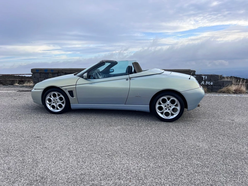 2000 Alfa Romeo 916 GTV & Spider - Image 13 of 30
