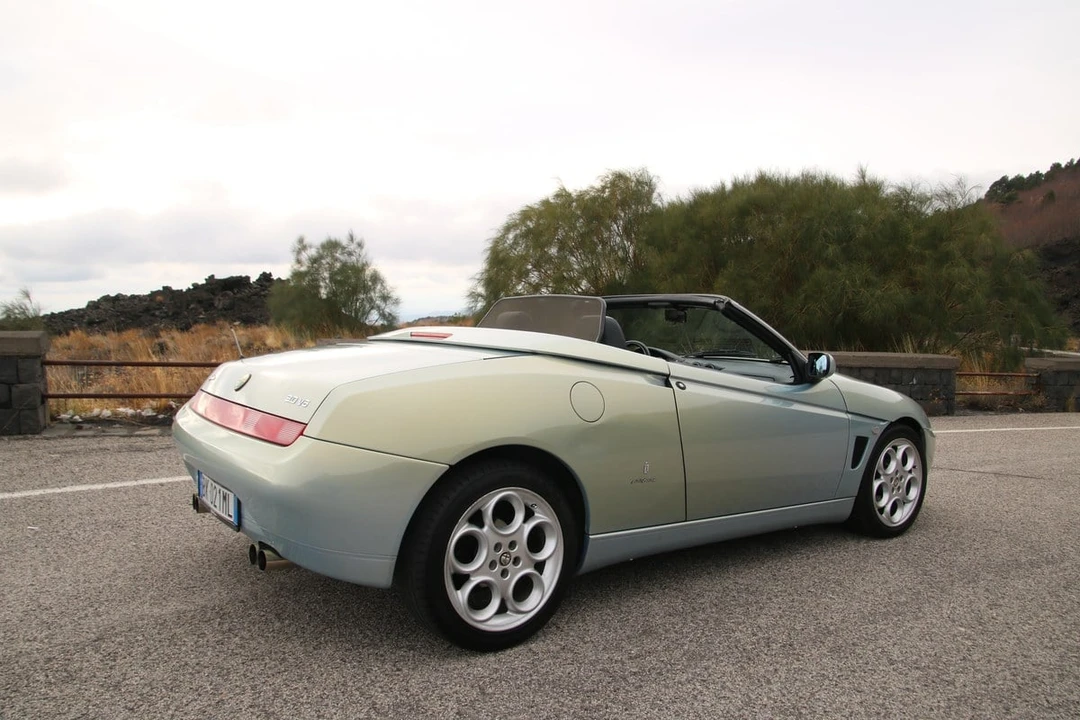 2000 Alfa Romeo 916 GTV & Spider - Image 19 of 30