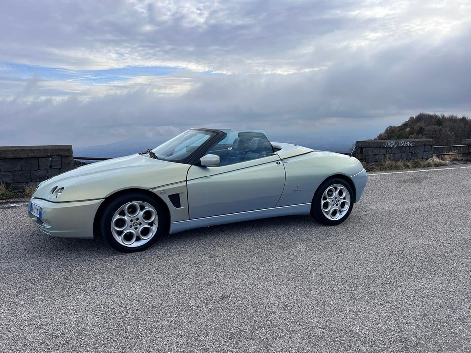 2000 Alfa Romeo 916 GTV & Spider - Image 14 of 30