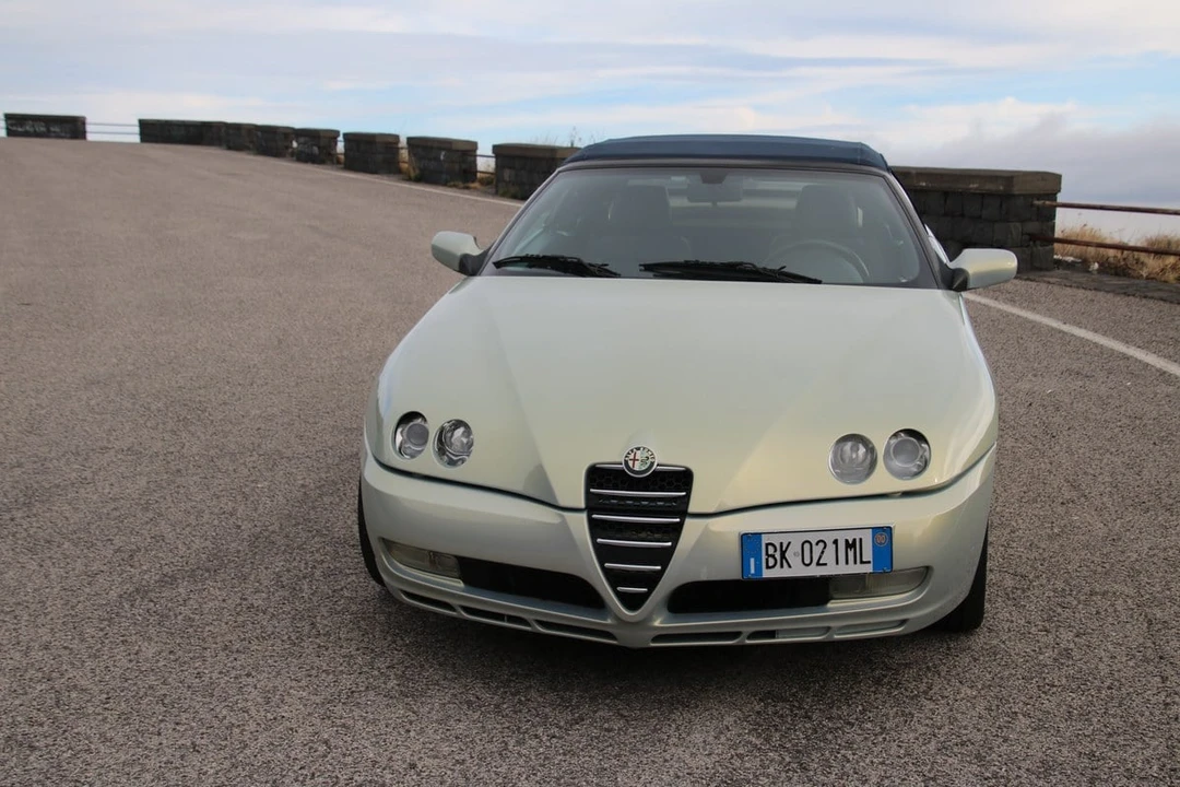 2000 Alfa Romeo 916 GTV & Spider - Image 22 of 30