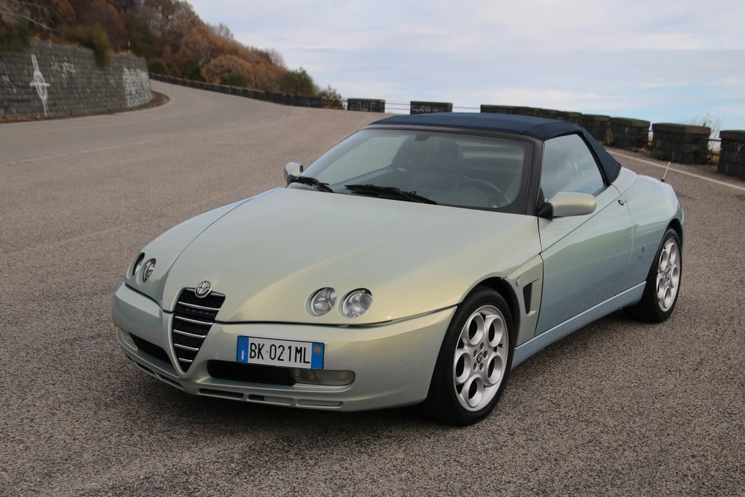 2000 Alfa Romeo 916 GTV & Spider - Image 21 of 30