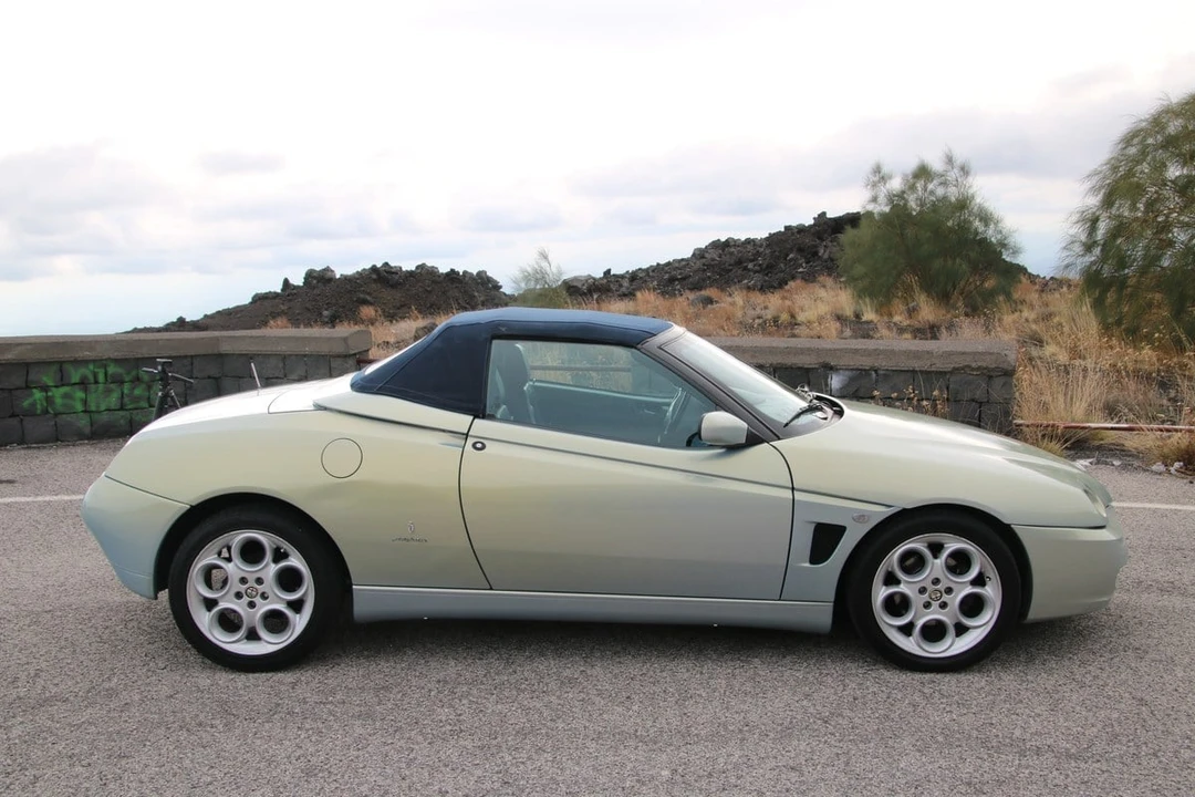 2000 Alfa Romeo 916 GTV & Spider - Image 26 of 30
