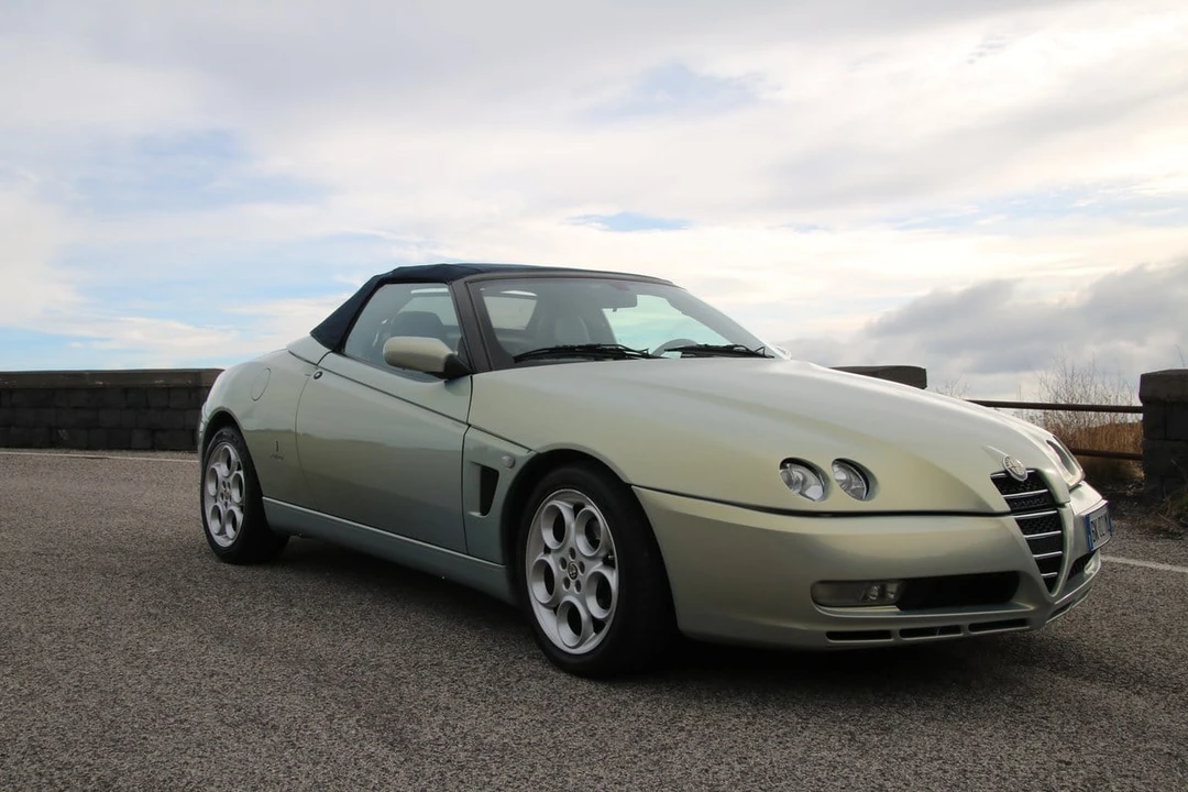 2000 Alfa Romeo 916 GTV & Spider - Image 25 of 30