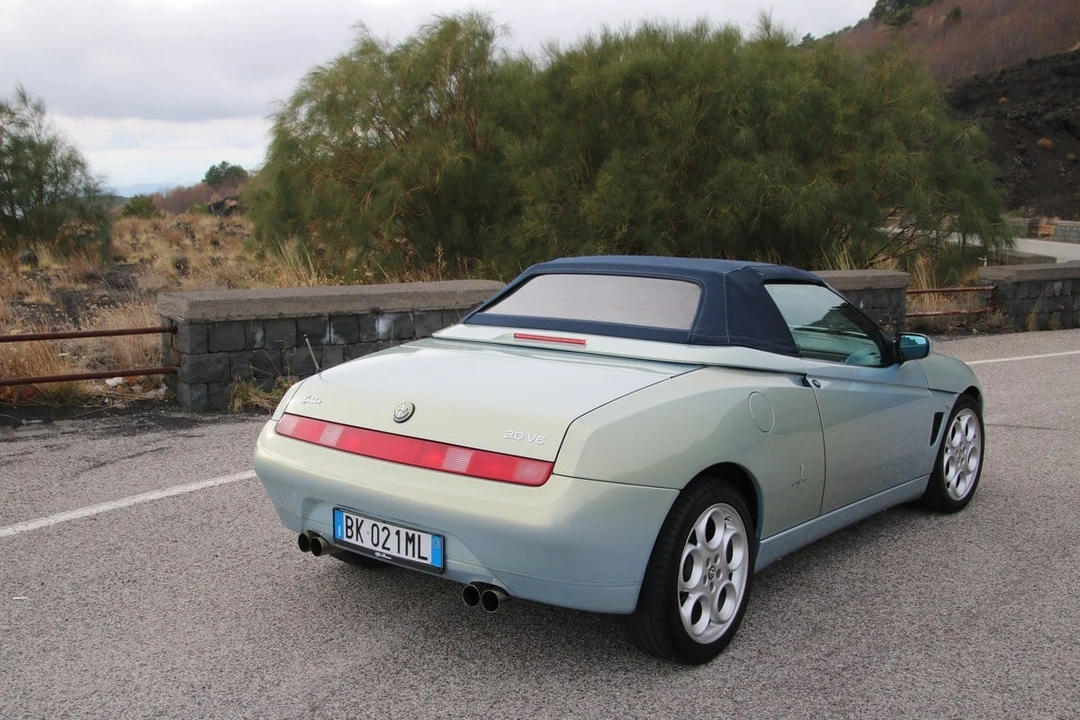 2000 Alfa Romeo 916 GTV & Spider - Image 27 of 30