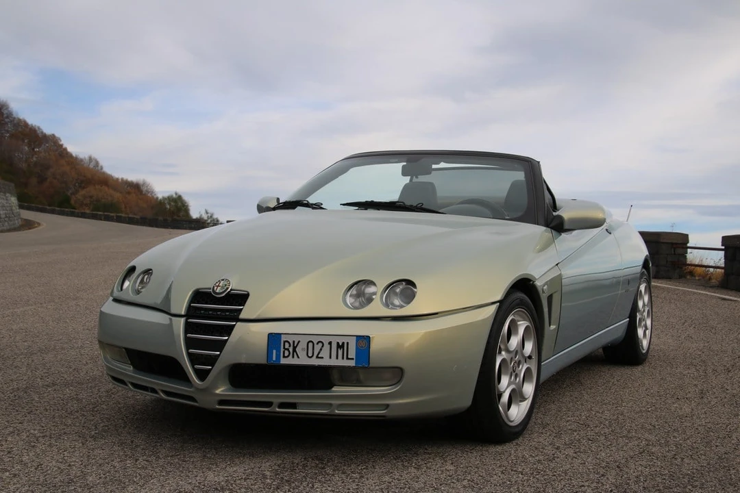 2000 Alfa Romeo 916 GTV & Spider - Image 6 of 30