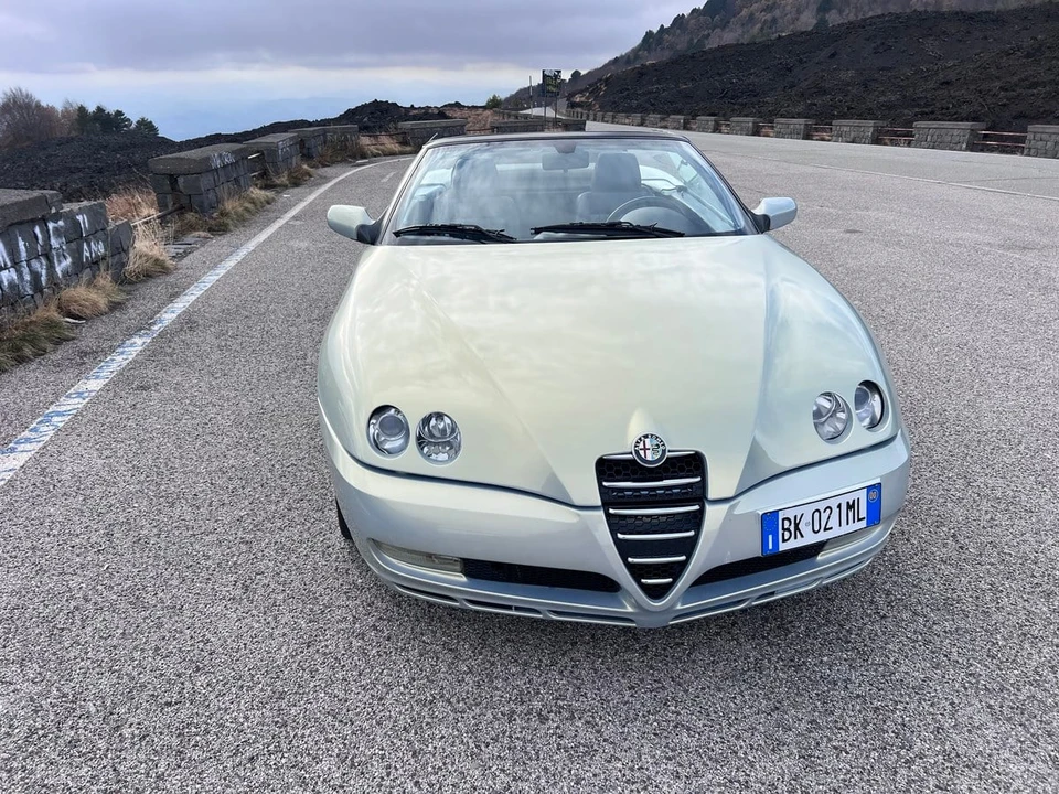 2000 Alfa Romeo 916 GTV & Spider - Image 9 of 30