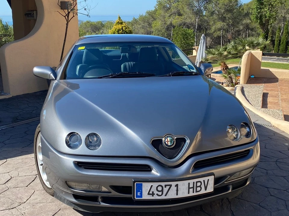 2000 Alfa Romeo 916 GTV & Spider - Image 11 of 30