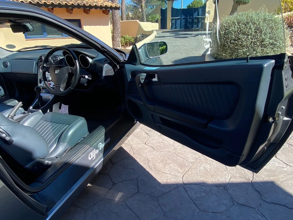 2000 Alfa Romeo 916 GTV & Spider - Image 22 of 30