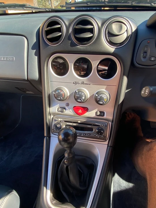 2000 Alfa Romeo 916 GTV & Spider - Image 17 of 30