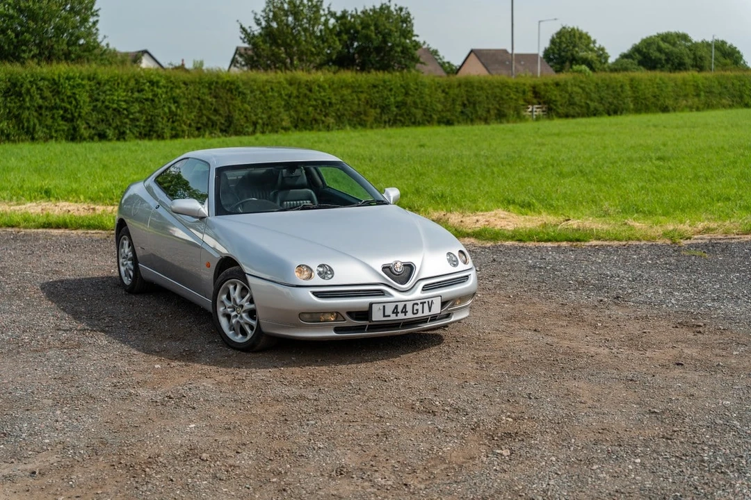 2000 Alfa Romeo 916 GTV & Spider - Image 9 of 30