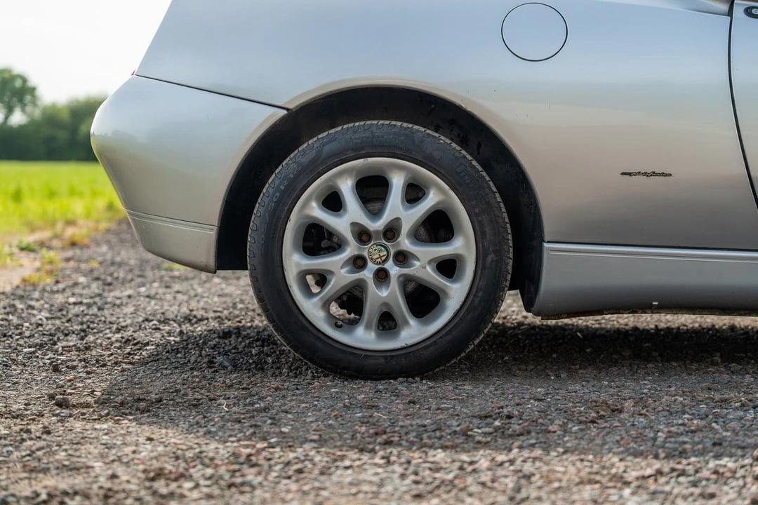 2000 Alfa Romeo 916 GTV & Spider - Image 18 of 30