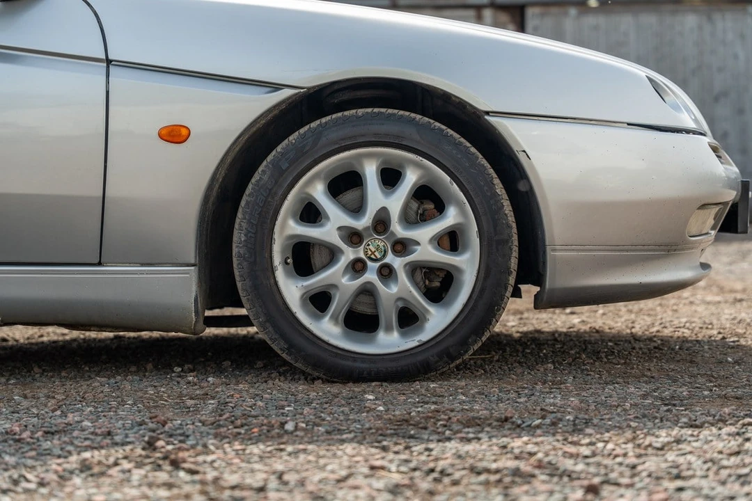 2000 Alfa Romeo 916 GTV & Spider - Image 19 of 30
